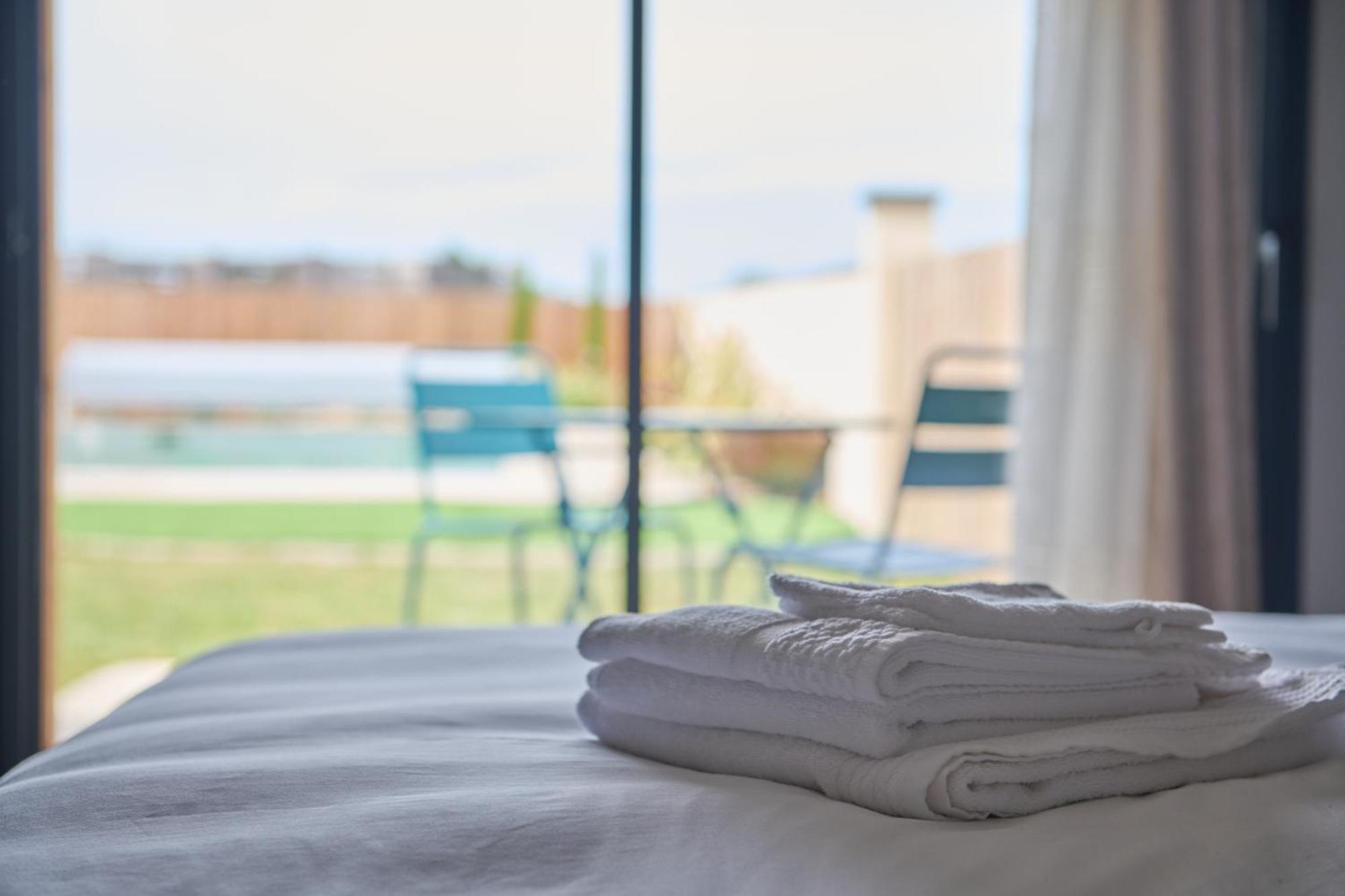 Bed and Breakfast Le Repaire Lagardere Lussac  Esterno foto