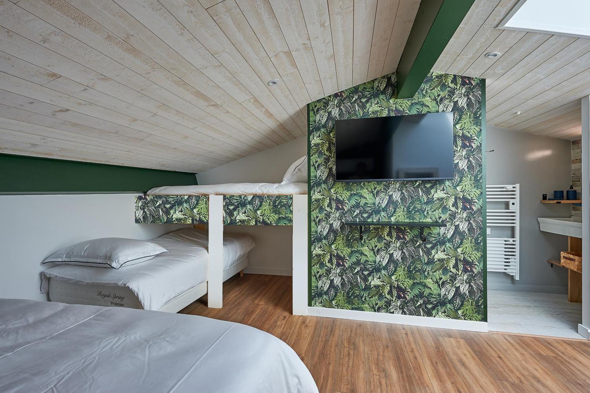 Bed and Breakfast Le Repaire Lagardere Lussac  Esterno foto